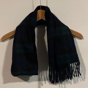 Lochmere 100% cashmere Plaid Fringe Scarf in Black and Green